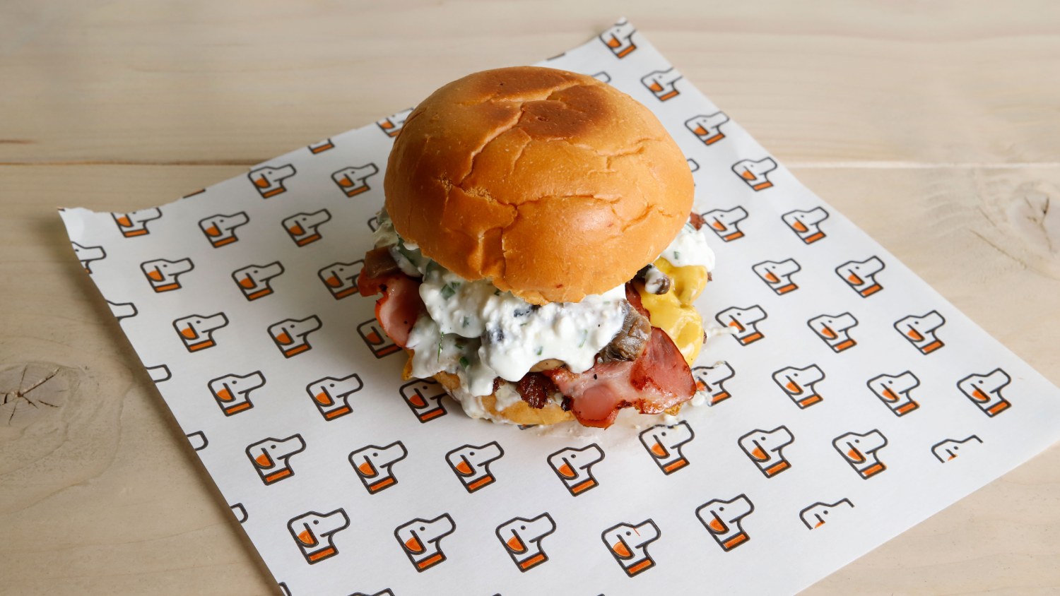 The Bacon & Mushroom Cheeseburger (τεμ.)